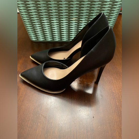 NWOT BCBGeneration
Women's Harnoy Pointed-Toe D'Orsay Pumps - Picture 5 of 10